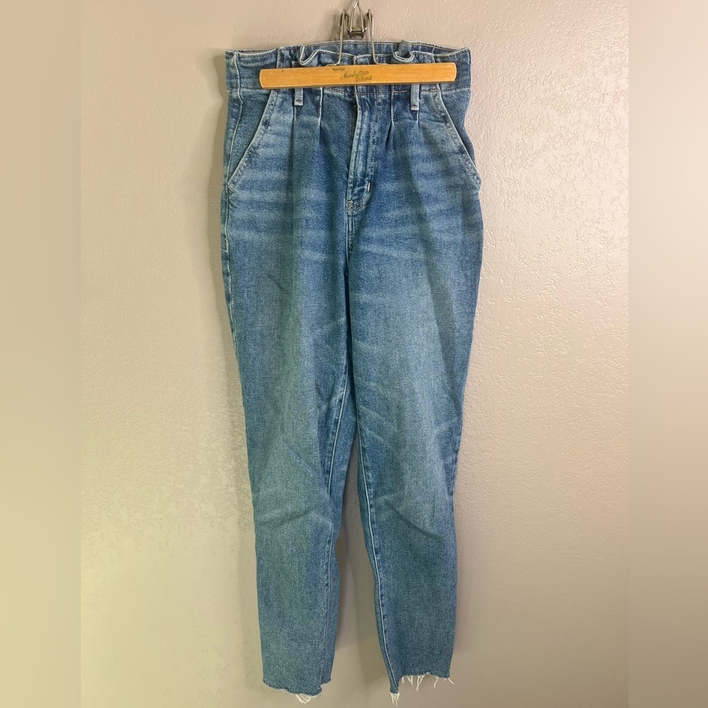 Hollister Ultra High Rise Mom Jean